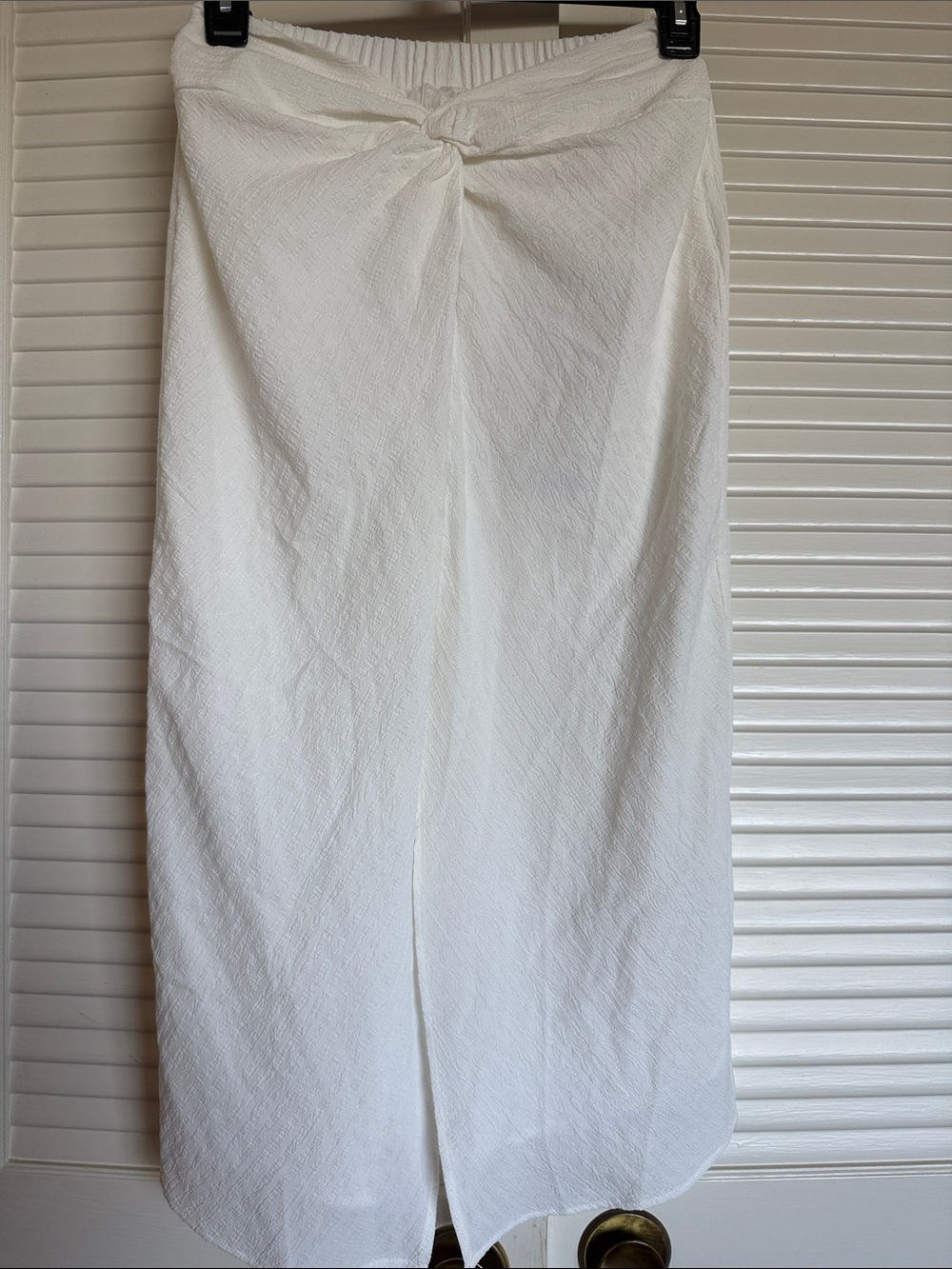 Sadie & Sage White Twist-Front Midi Skirt